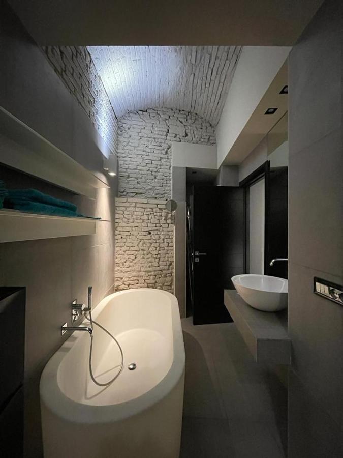 Portici Design Suite - Historical Center بولونيا المظهر الخارجي الصورة